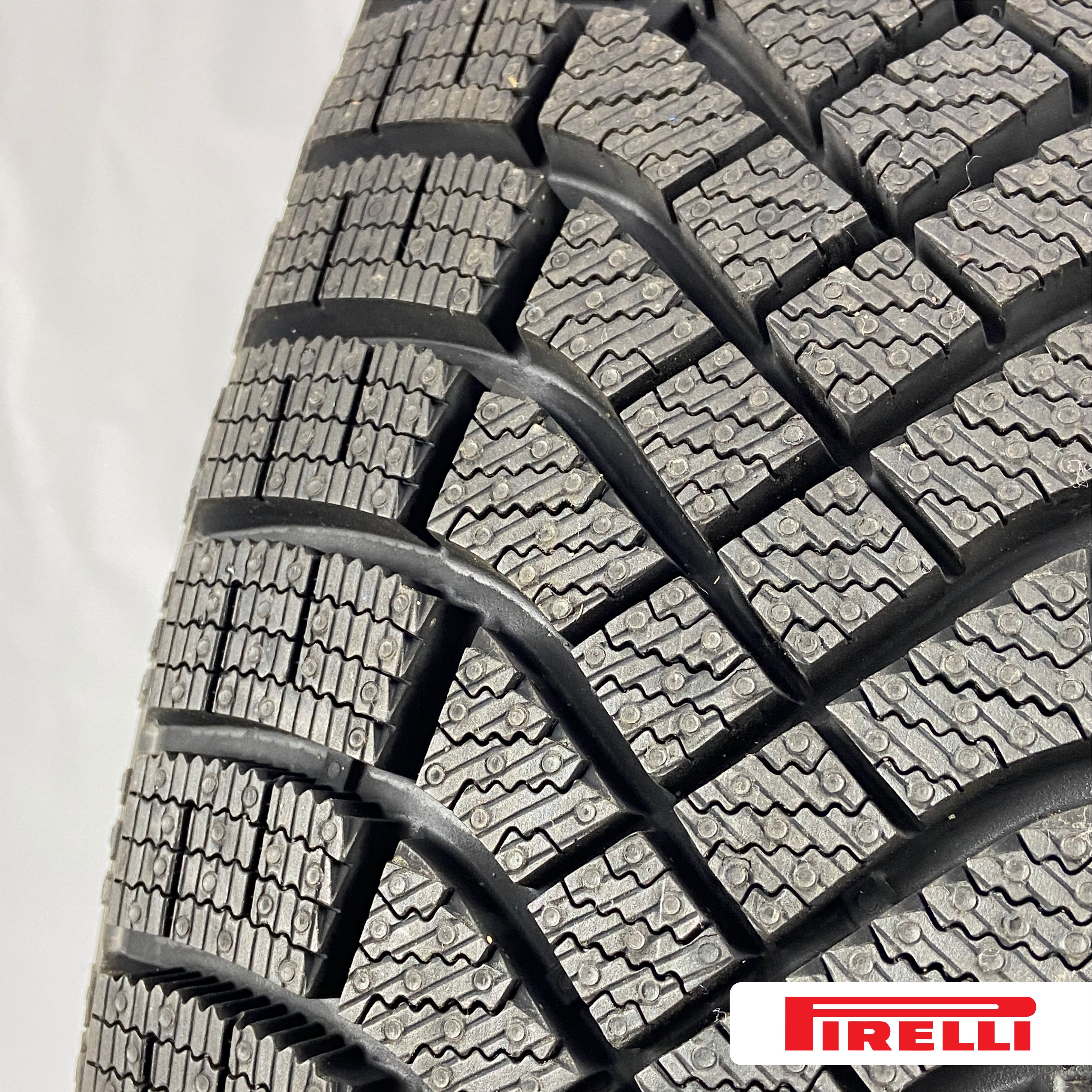 185/60 R15 Pirelli Ice Zero Friction XL 88 T н/шип