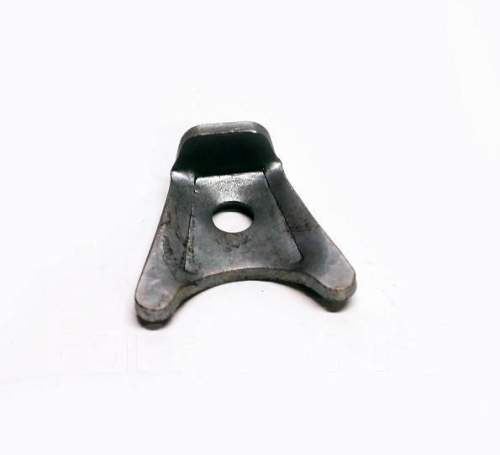 Скоба крепления трамблера ВАЗ 2101-07